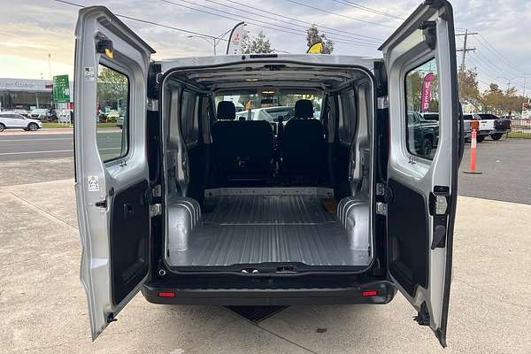 2022 Mitsubishi Express GLX SN SWB