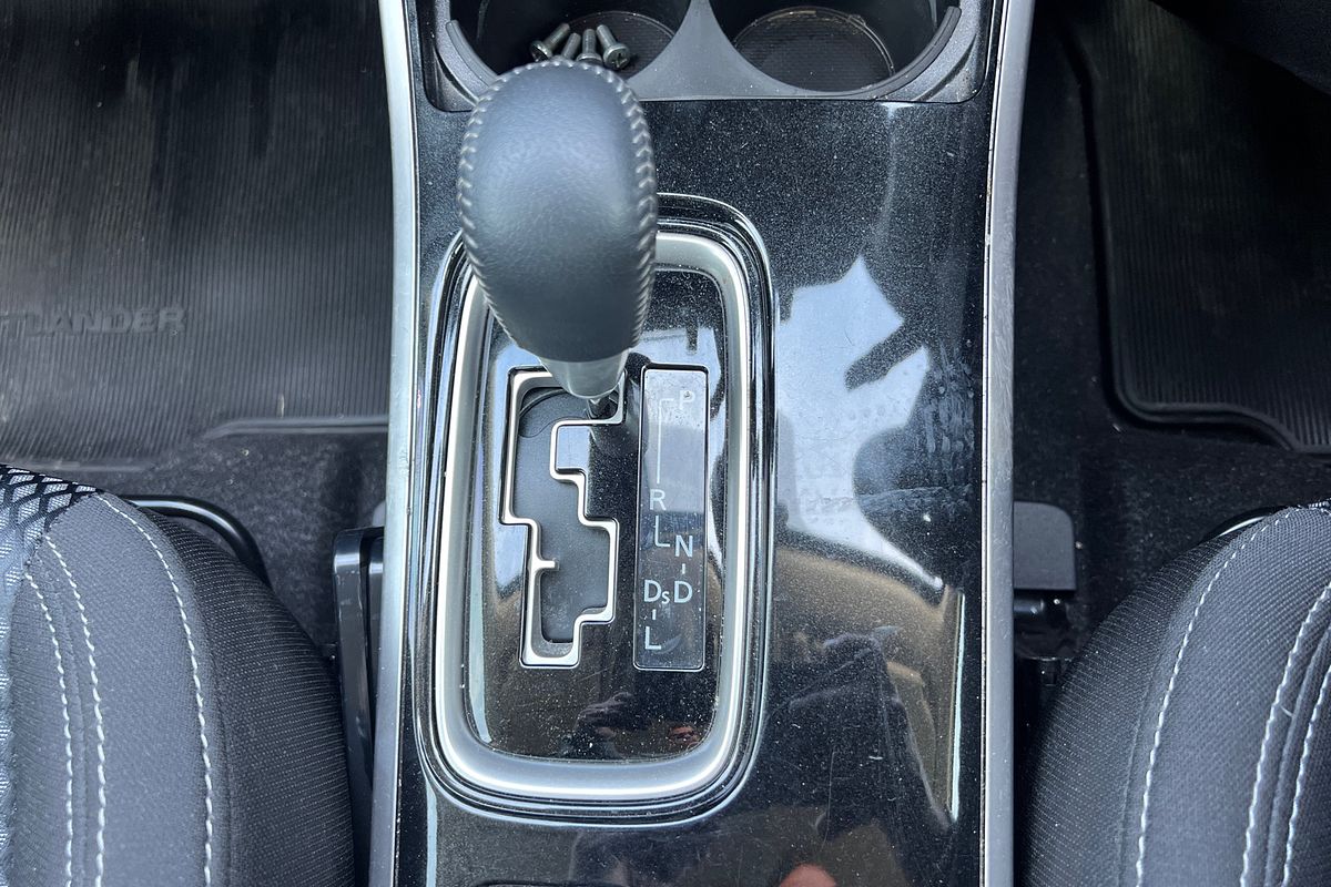 2020 Mitsubishi Outlander ES ZL