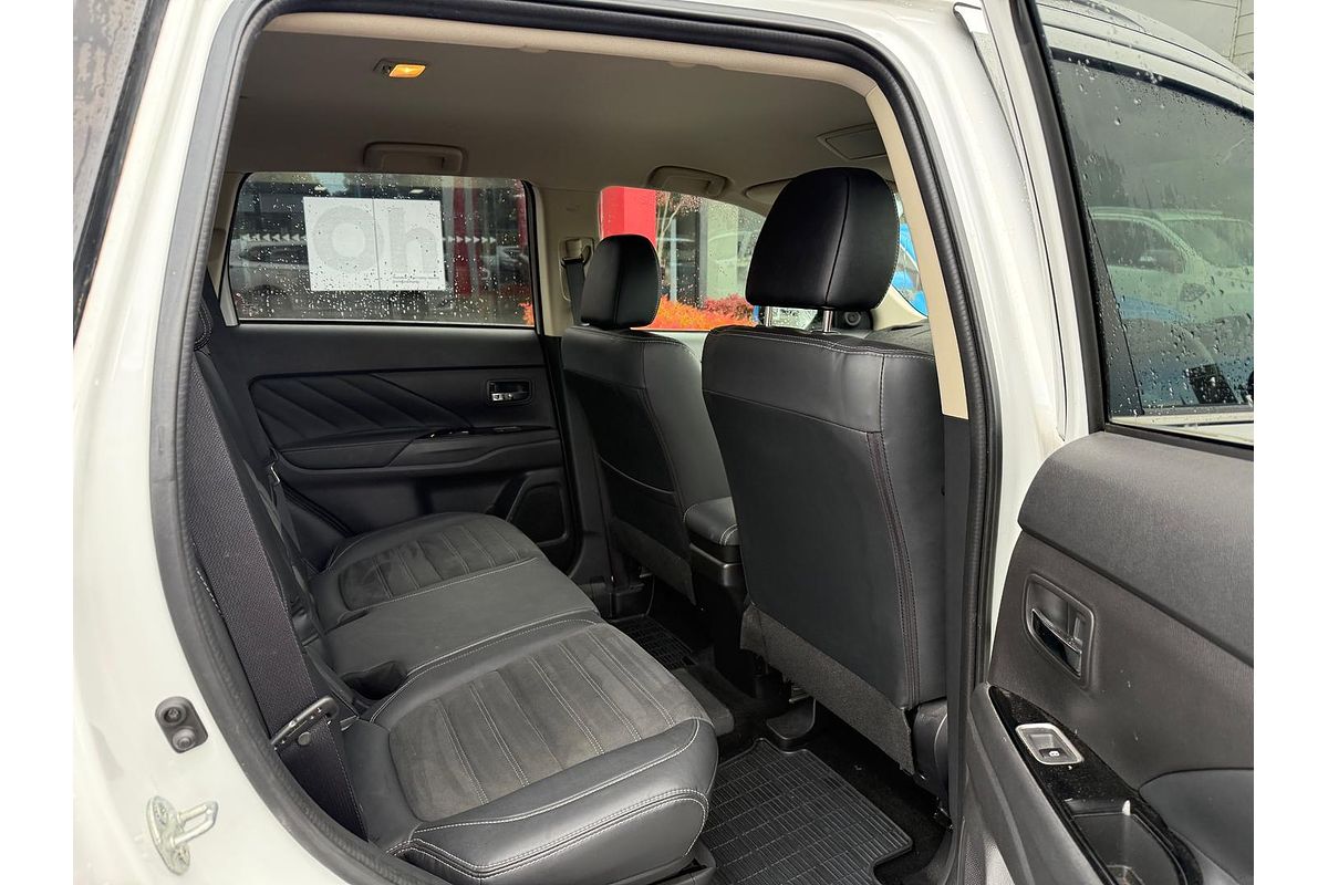 2017 Mitsubishi Outlander PHEV LS ZK