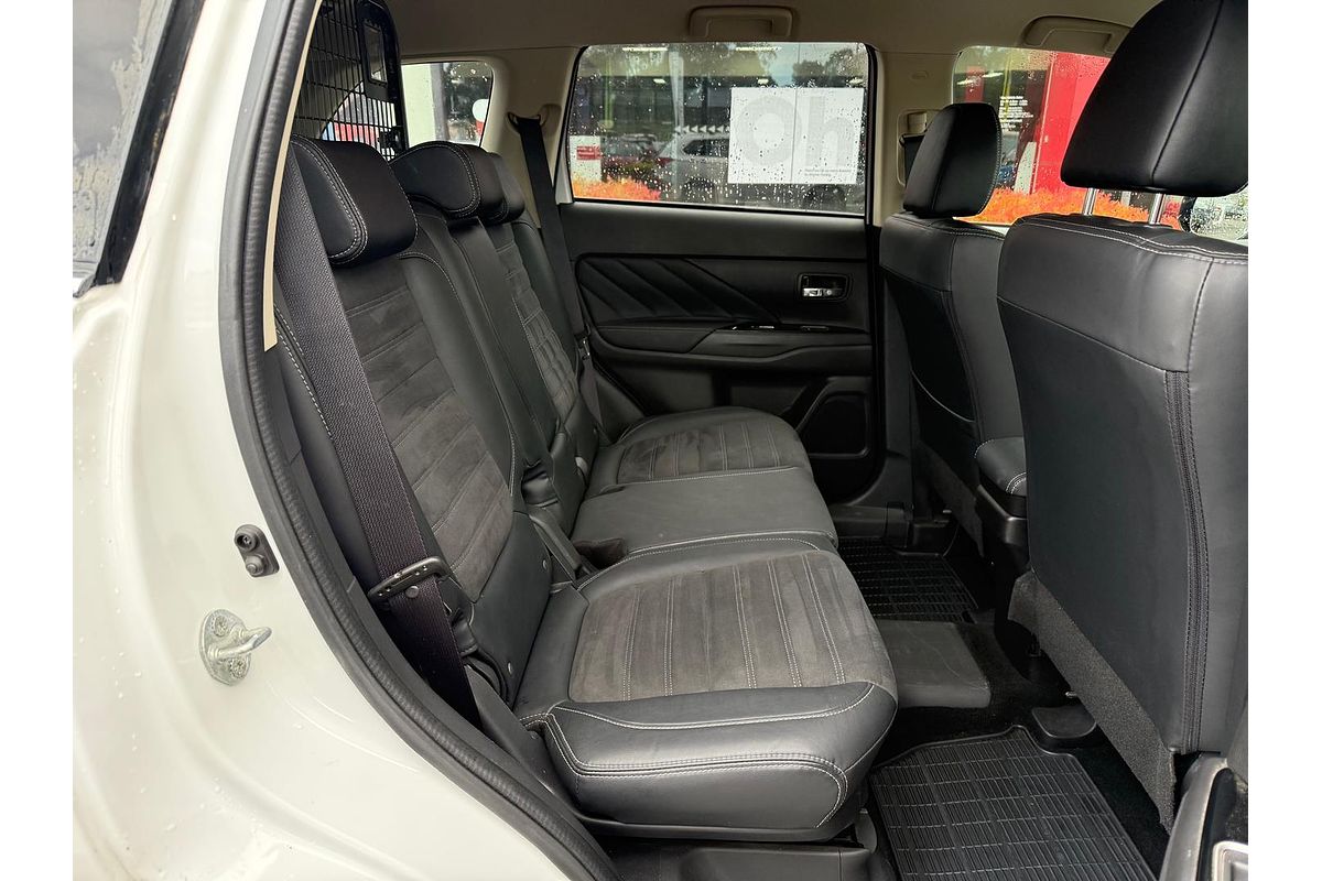 2017 Mitsubishi Outlander PHEV LS ZK