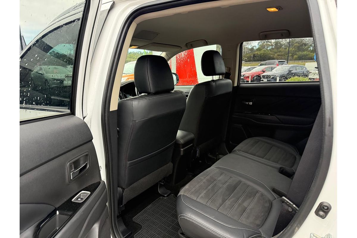 2017 Mitsubishi Outlander PHEV LS ZK