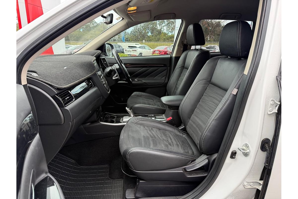 2017 Mitsubishi Outlander PHEV LS ZK