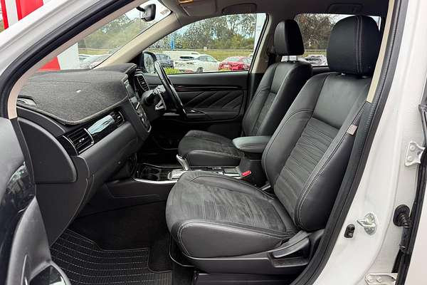 2017 Mitsubishi Outlander PHEV LS ZK