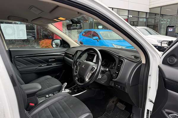 2017 Mitsubishi Outlander PHEV LS ZK