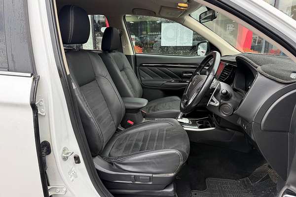 2017 Mitsubishi Outlander PHEV LS ZK