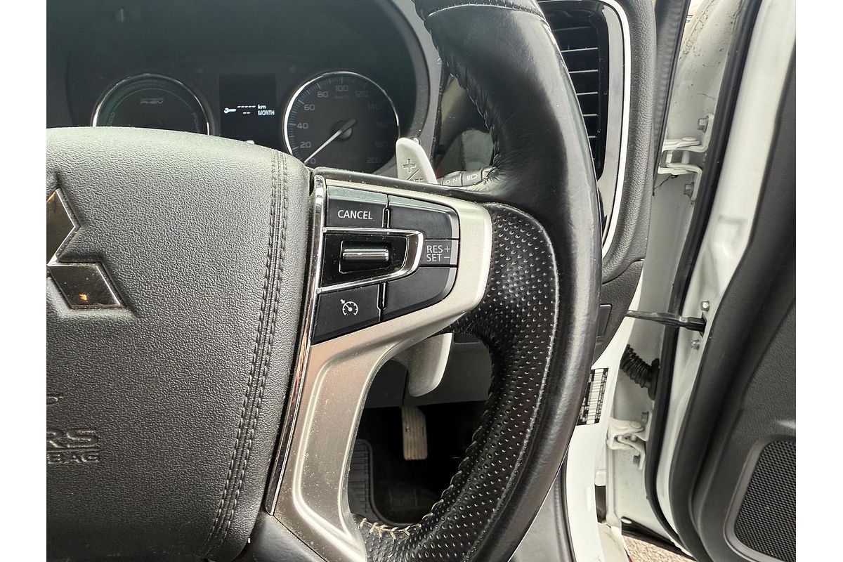 2017 Mitsubishi Outlander PHEV LS ZK