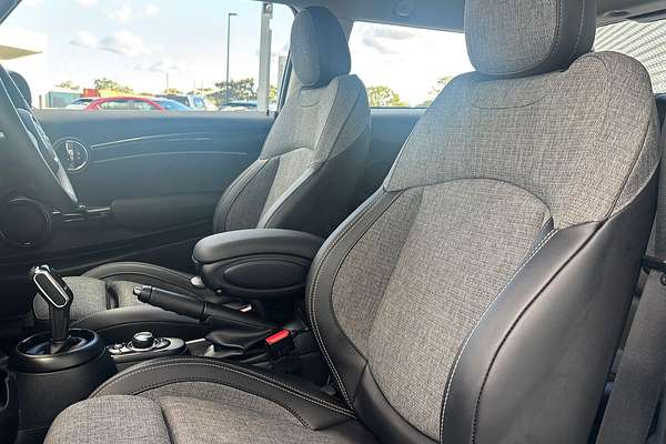 2022 MINI Hatch Cooper Classic F55 LCI-2