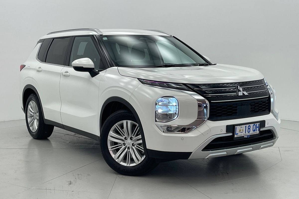 2023 Mitsubishi Outlander LS ZM