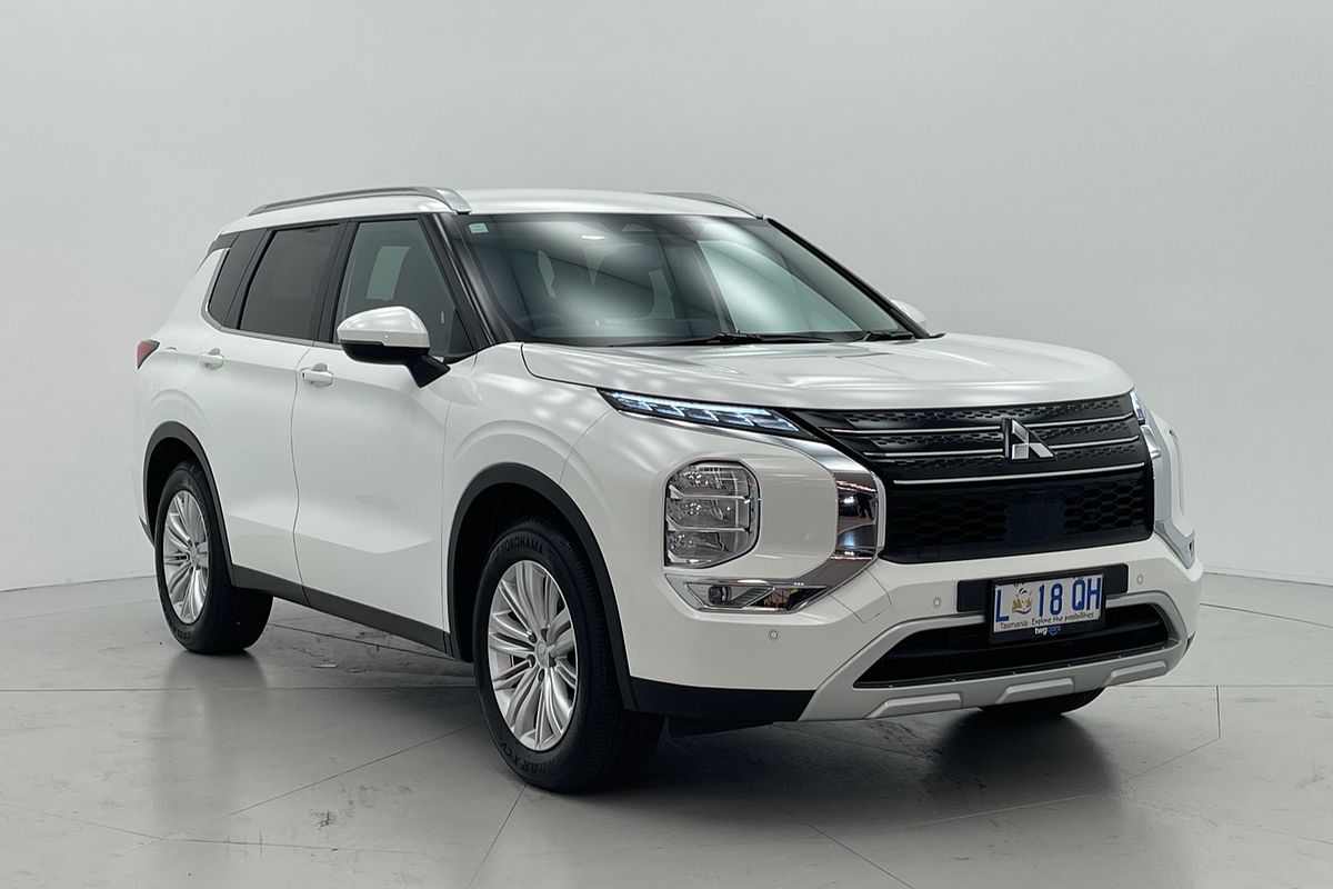 2023 Mitsubishi Outlander LS ZM