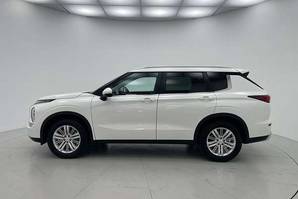 2023 Mitsubishi Outlander LS ZM