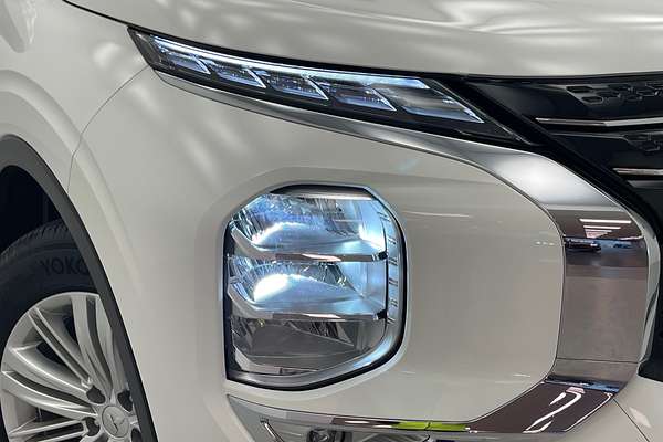 2023 Mitsubishi Outlander LS ZM