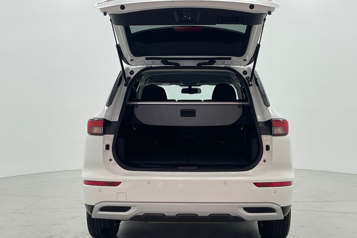 2023 Mitsubishi Outlander LS ZM