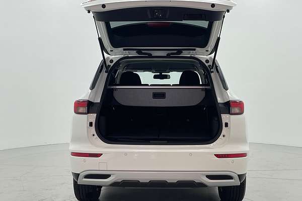 2023 Mitsubishi Outlander LS ZM