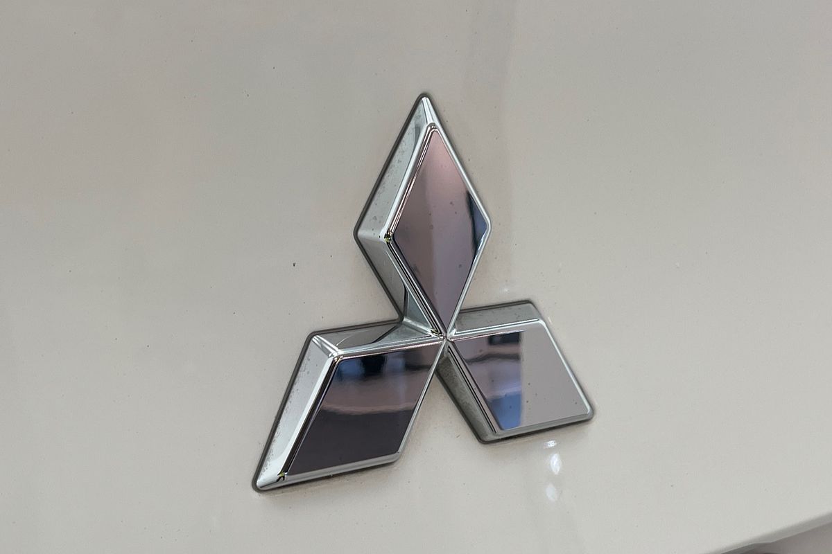 2023 Mitsubishi Outlander LS ZM