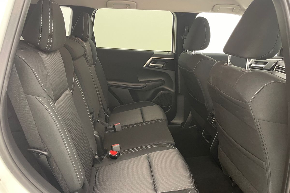 2023 Mitsubishi Outlander LS ZM