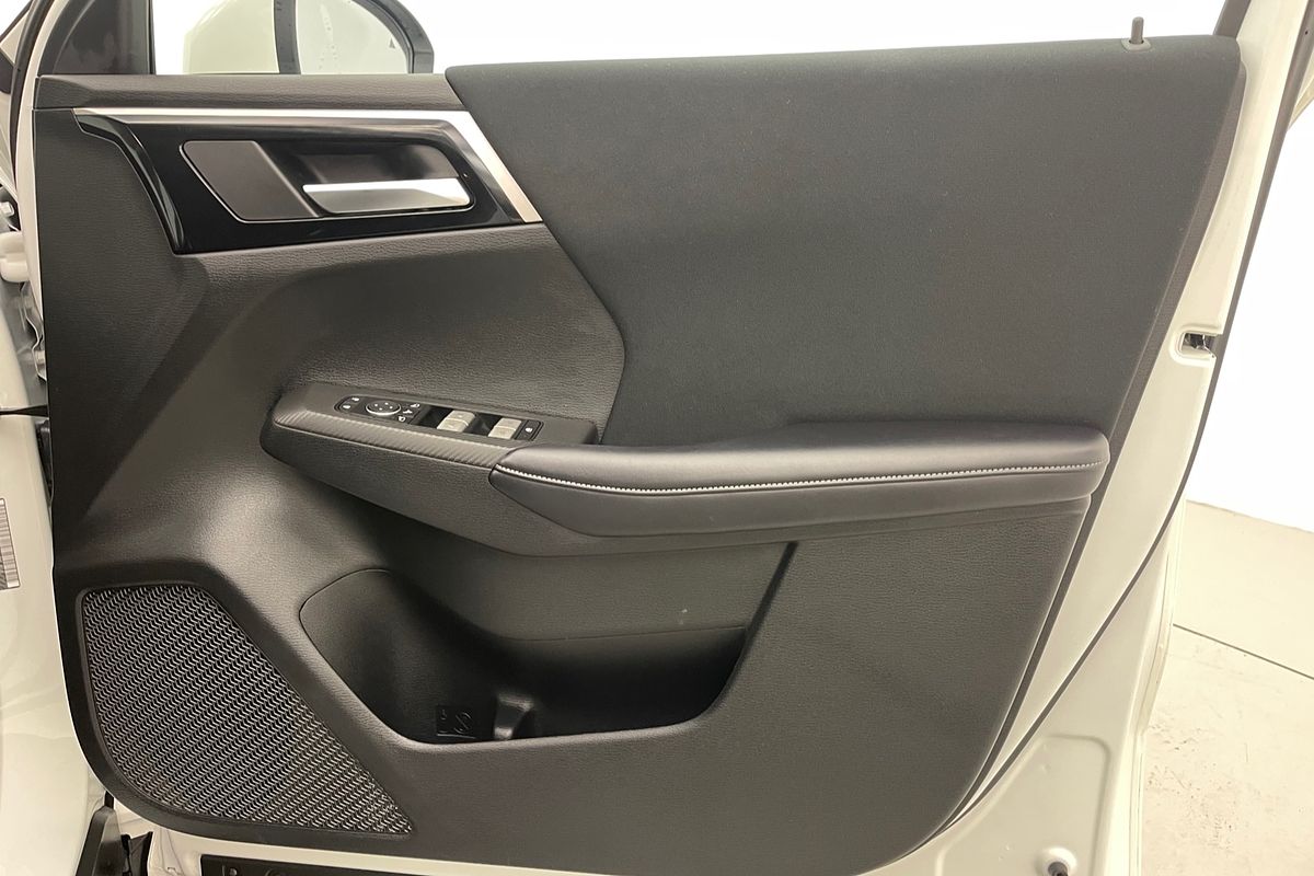 2023 Mitsubishi Outlander LS ZM