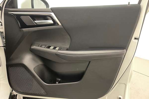 2023 Mitsubishi Outlander LS ZM