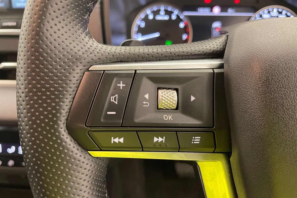 2023 Mitsubishi Outlander LS ZM