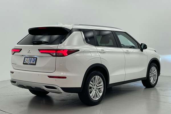 2023 Mitsubishi Outlander LS ZM