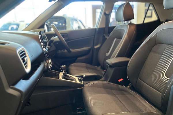 2024 Hyundai Venue Elite QX.V5