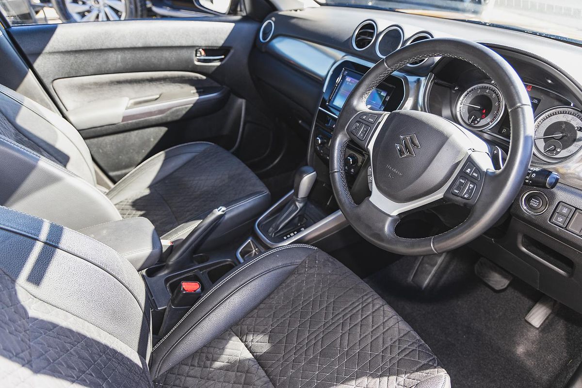 2024 Suzuki Vitara Turbo Shadow LY Series II