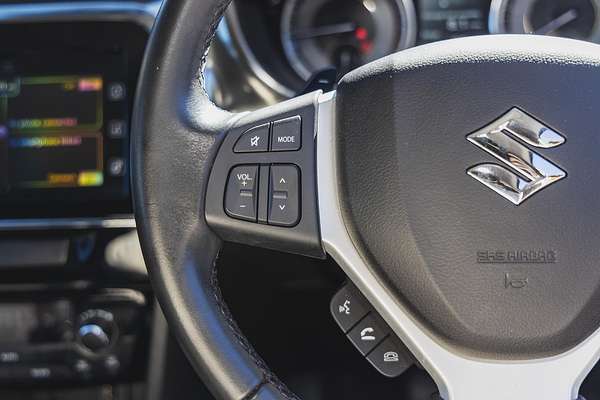 2024 Suzuki Vitara Turbo Shadow LY Series II