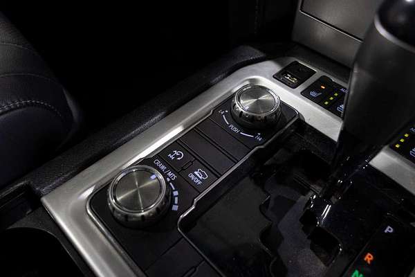 2019 Toyota Landcruiser Sahara VDJ200R