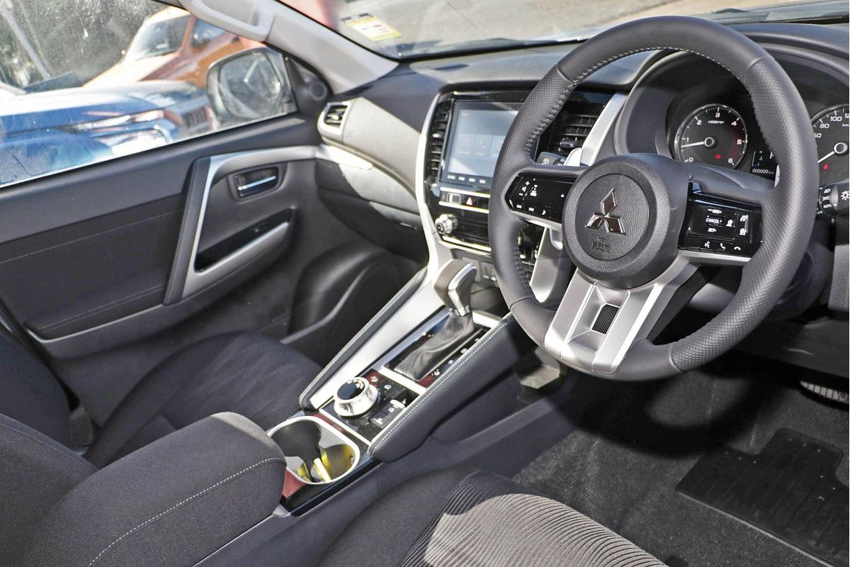 2024 Mitsubishi Pajero Sport GLX QG