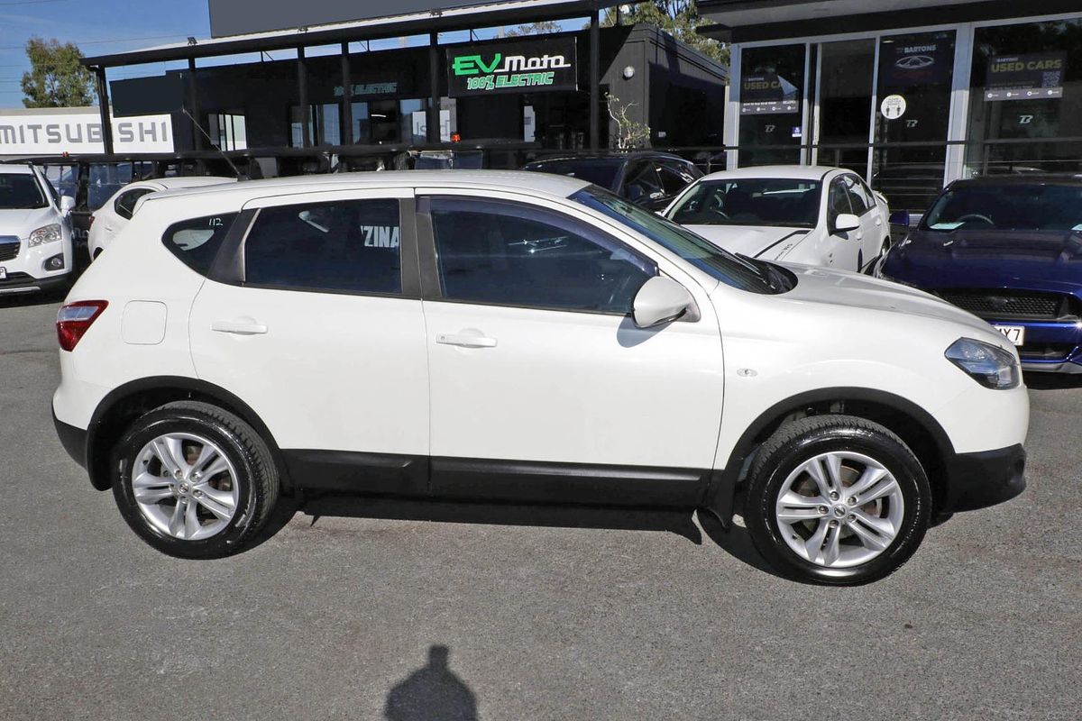 2013 Nissan Dualis ST J10 Series 4