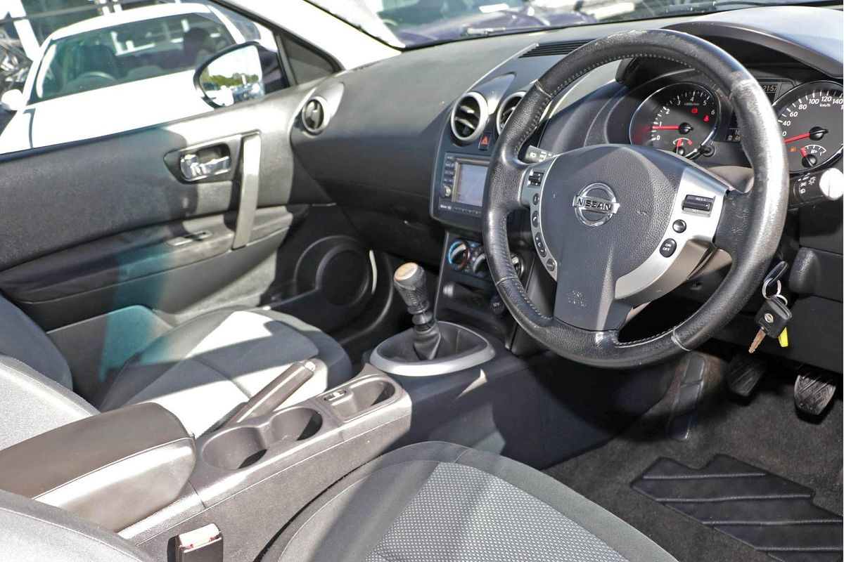 2013 Nissan Dualis ST J10 Series 4