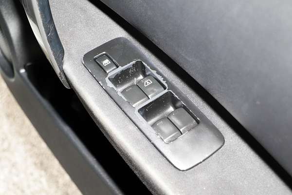 2013 Nissan Dualis ST J10 Series 4