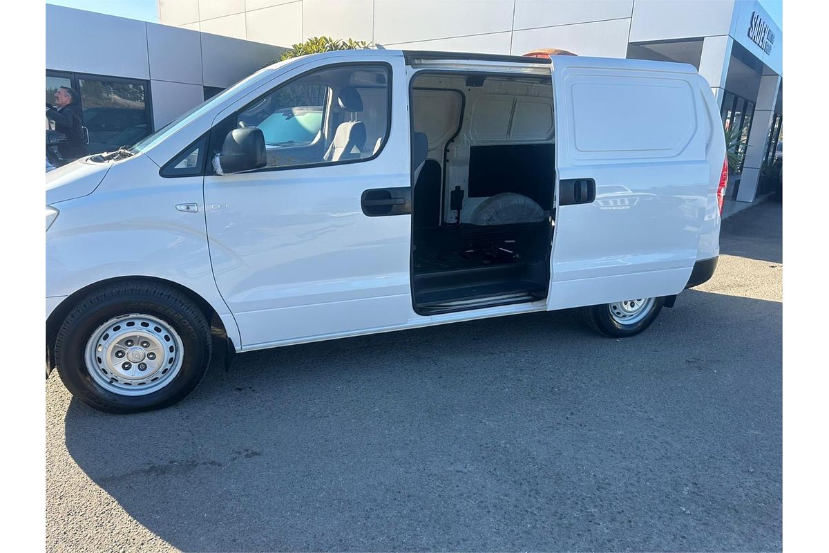 2013 Hyundai iLoad TQ2-V