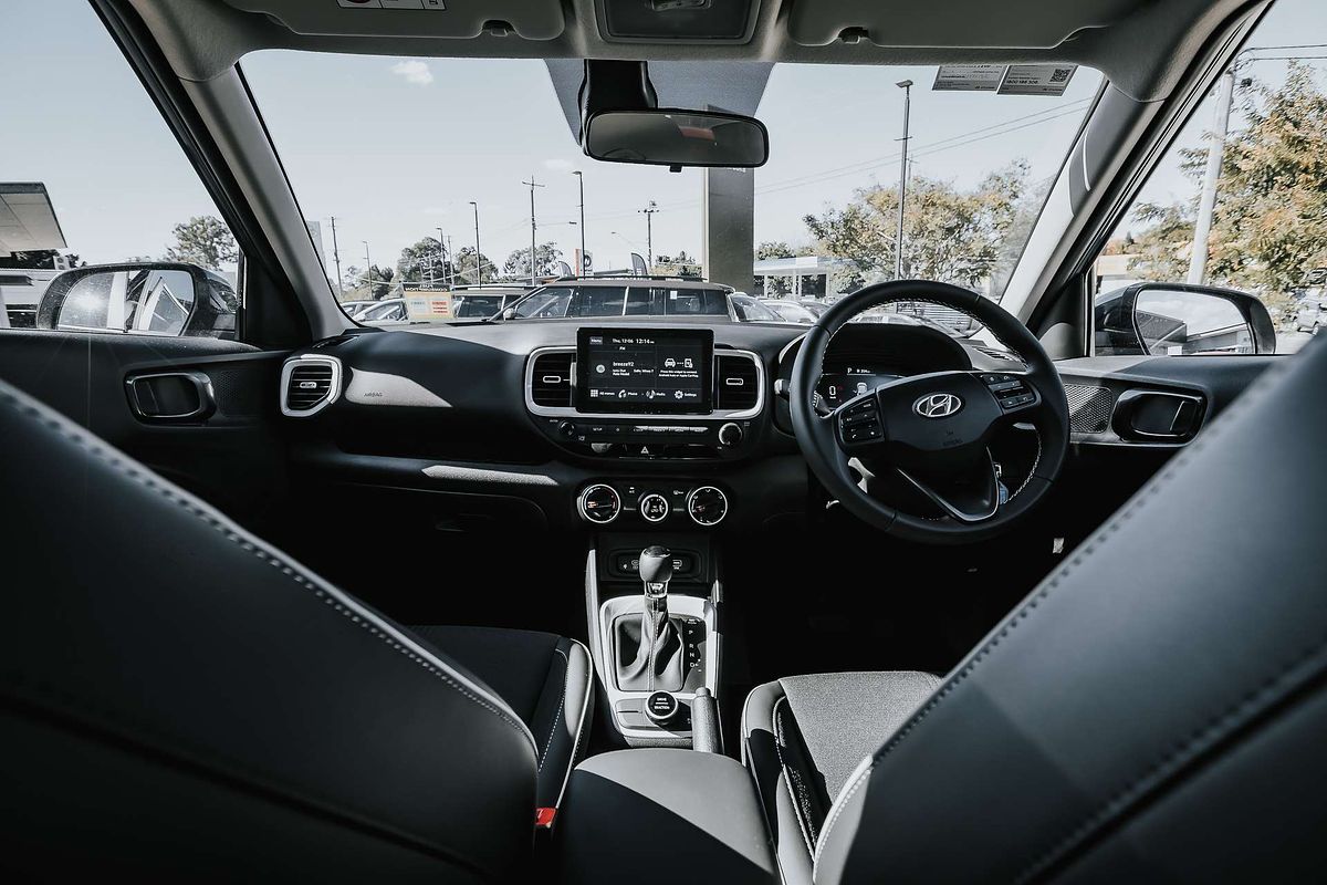 2025 Hyundai Venue Active QX.V5