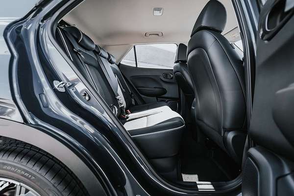 2025 Hyundai Venue Active QX.V5