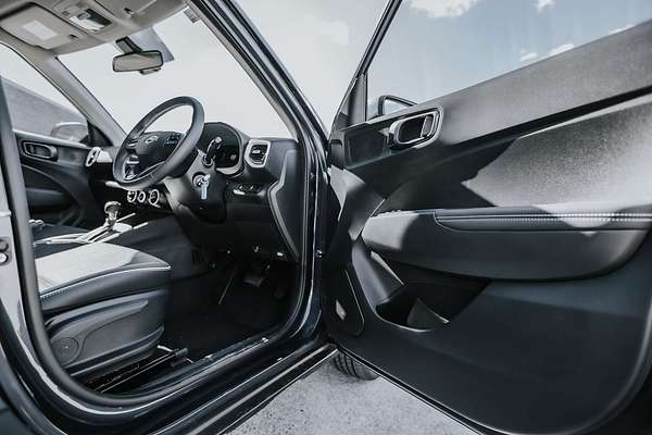2025 Hyundai Venue Active QX.V5