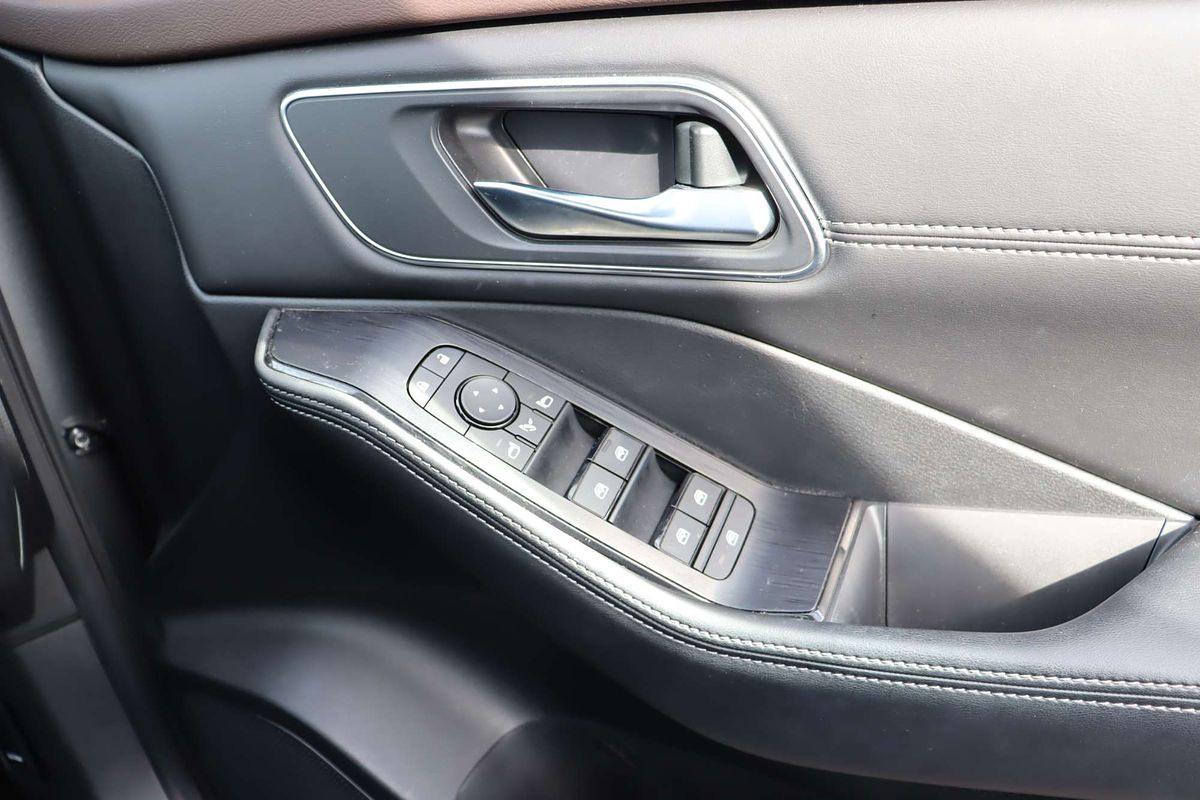 2023 Nissan X-TRAIL ST-L e-POWER T33