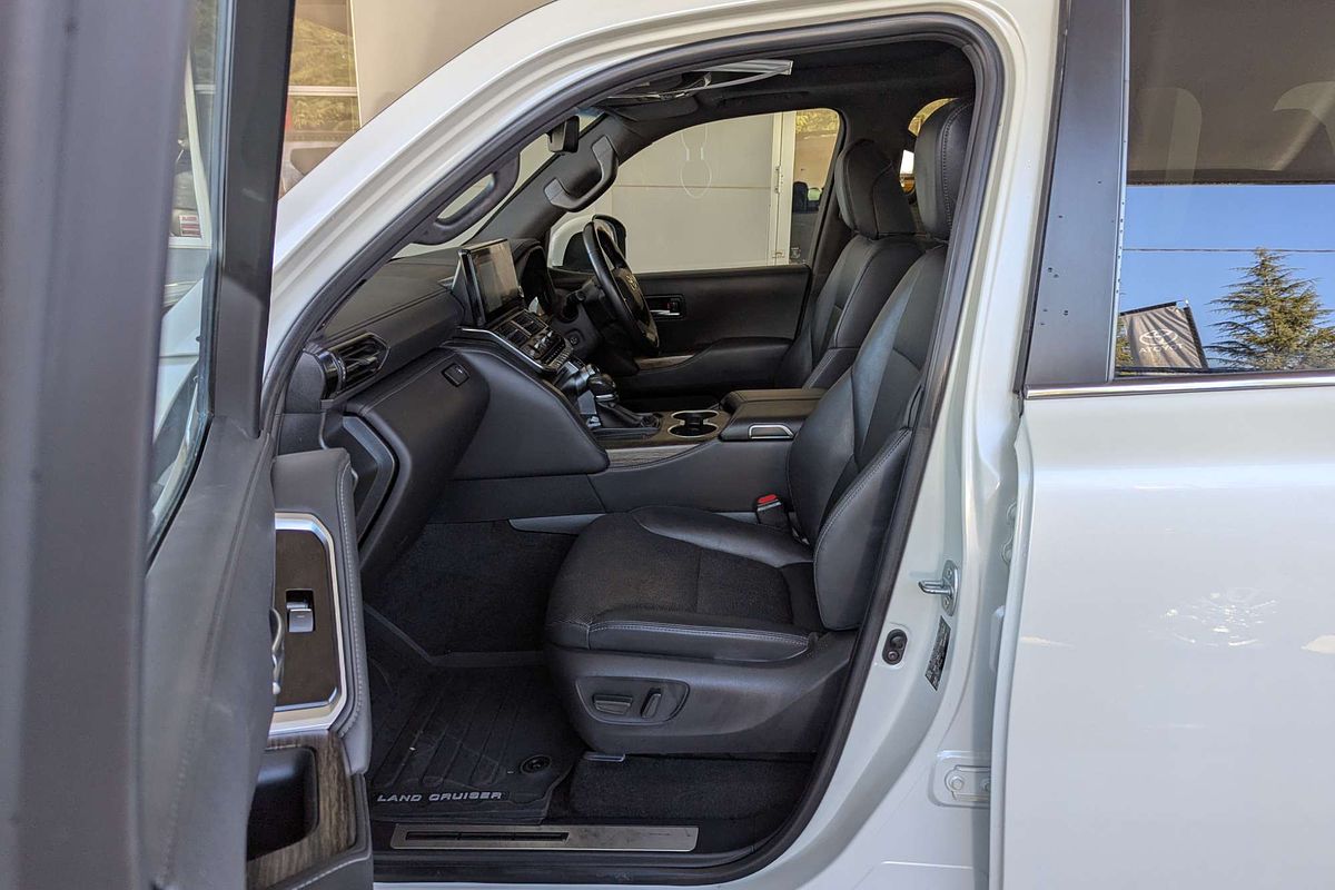 2022 Toyota Landcruiser VX FJA300R