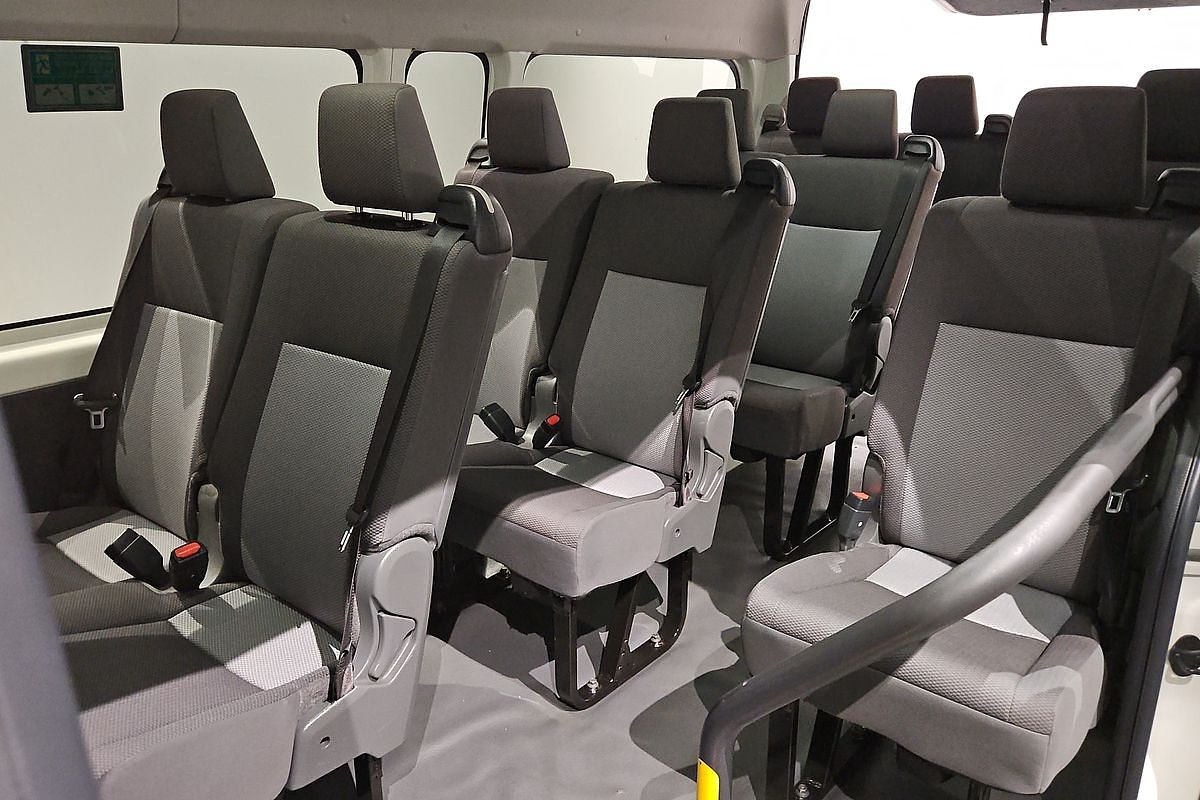 2019 Toyota Hiace Commuter GDH322R