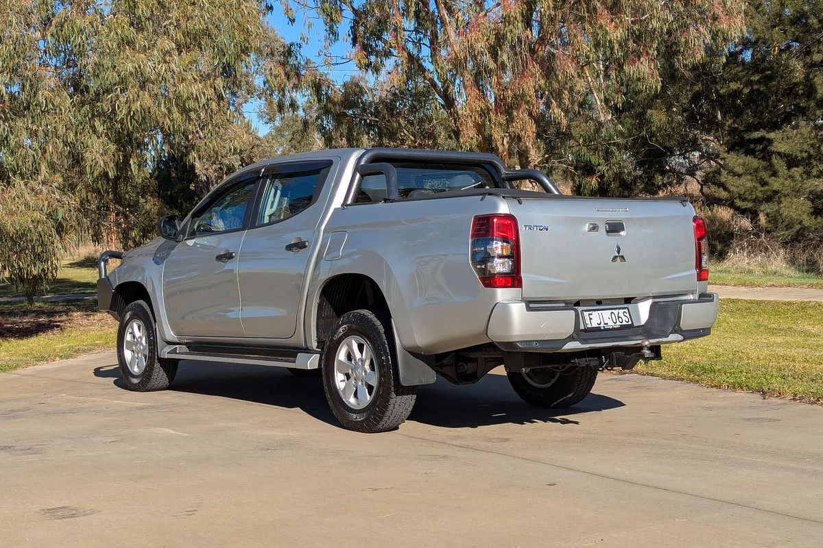 2022 Mitsubishi Triton GLX+ MR 4X4