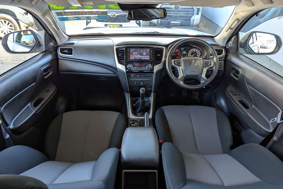 2022 Mitsubishi Triton GLX+ MR 4X4