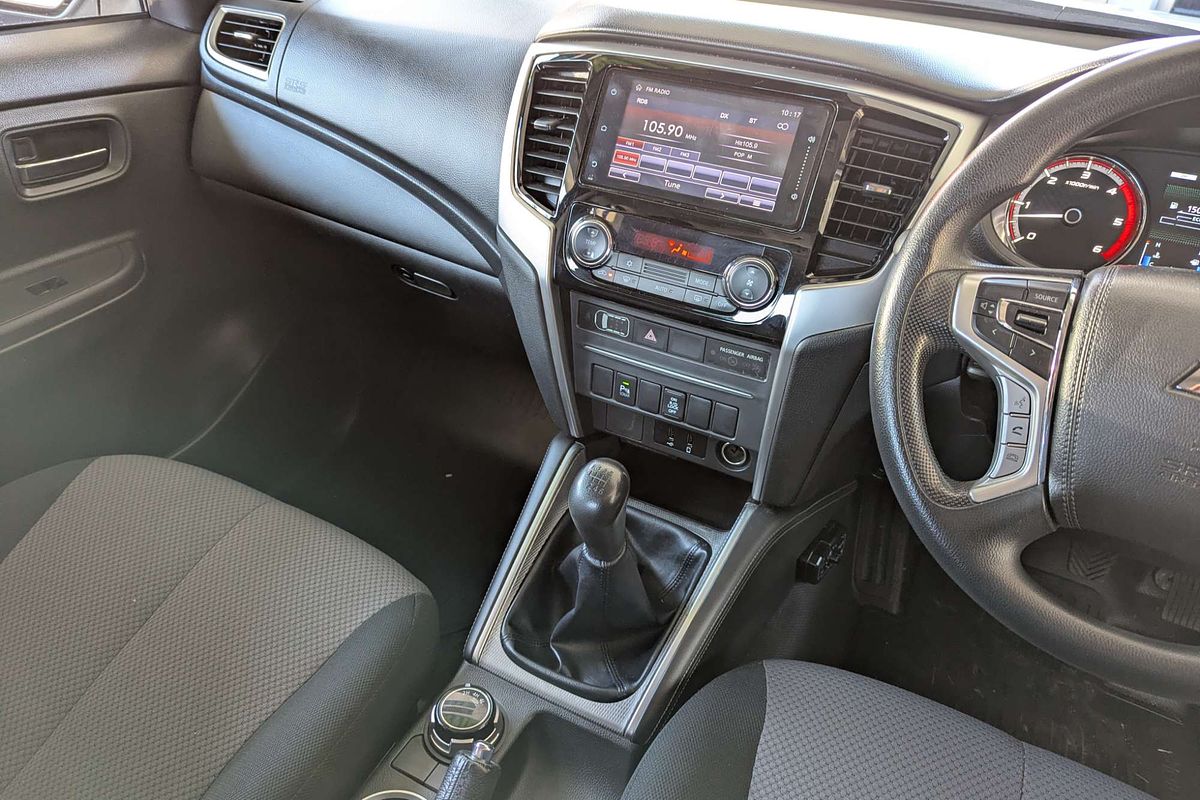 2022 Mitsubishi Triton GLX+ MR 4X4