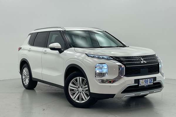2023 Mitsubishi Outlander LS ZM