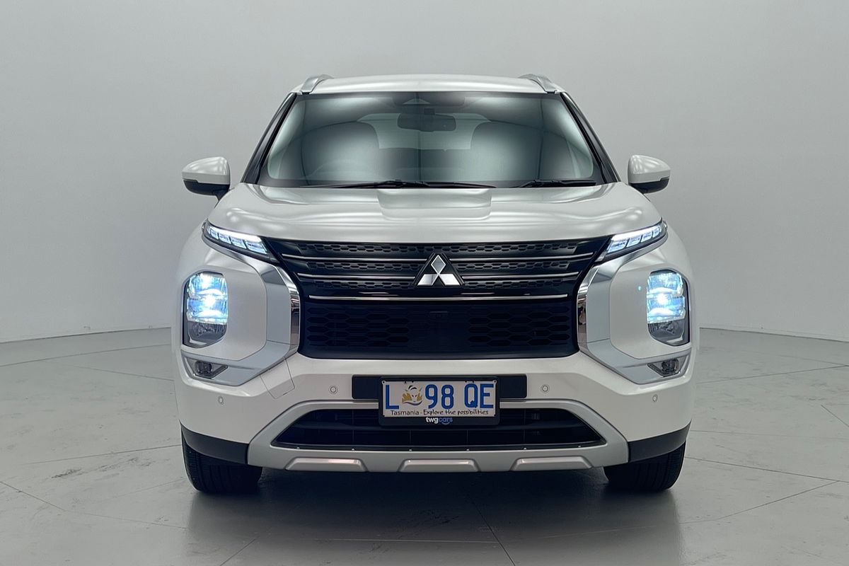 2023 Mitsubishi Outlander LS ZM