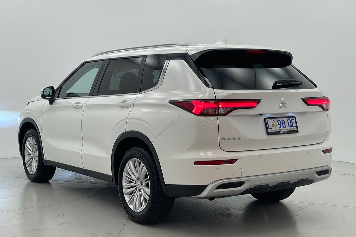 2023 Mitsubishi Outlander LS ZM