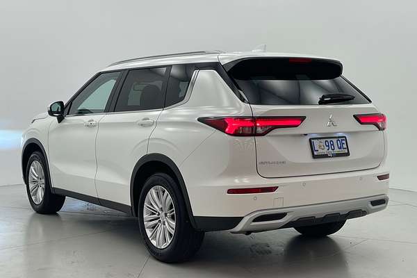 2023 Mitsubishi Outlander LS ZM
