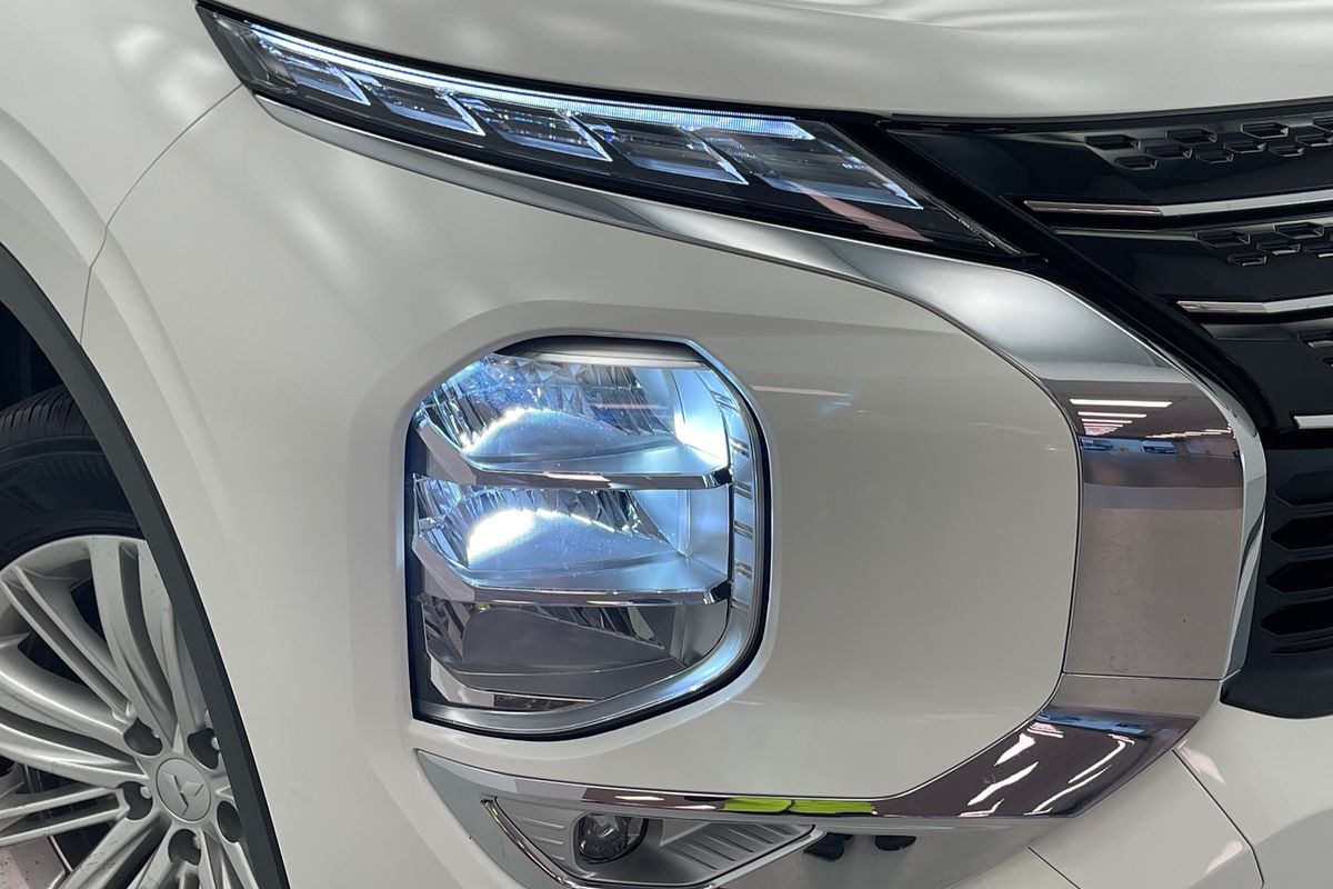 2023 Mitsubishi Outlander LS ZM