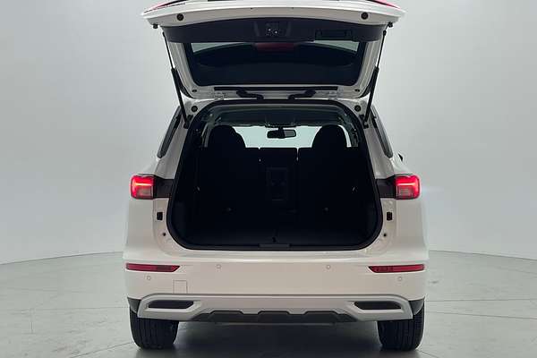 2023 Mitsubishi Outlander LS ZM