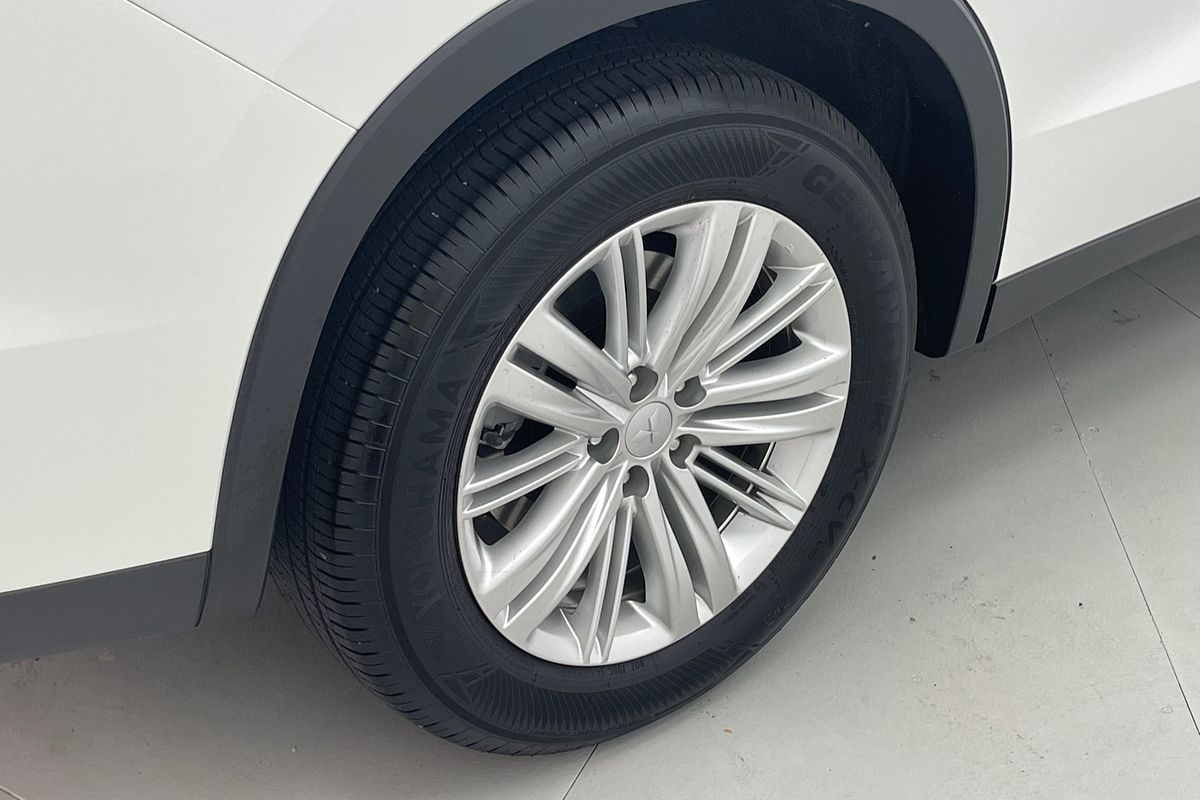 2023 Mitsubishi Outlander LS ZM