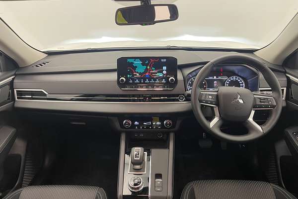 2023 Mitsubishi Outlander LS ZM