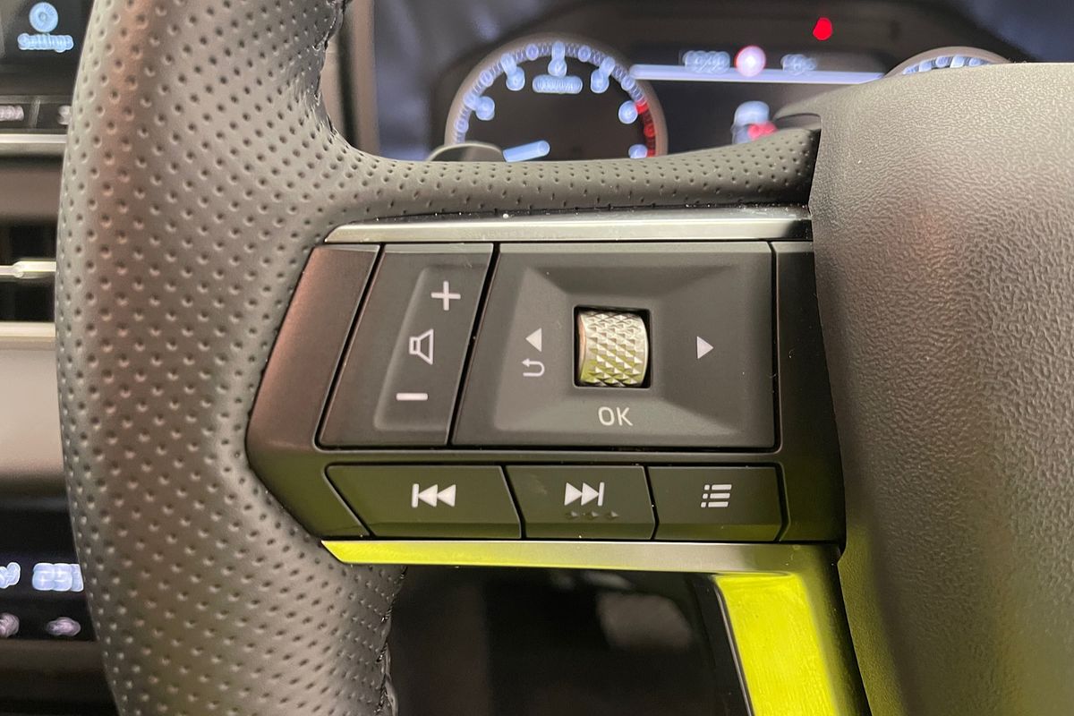 2023 Mitsubishi Outlander LS ZM